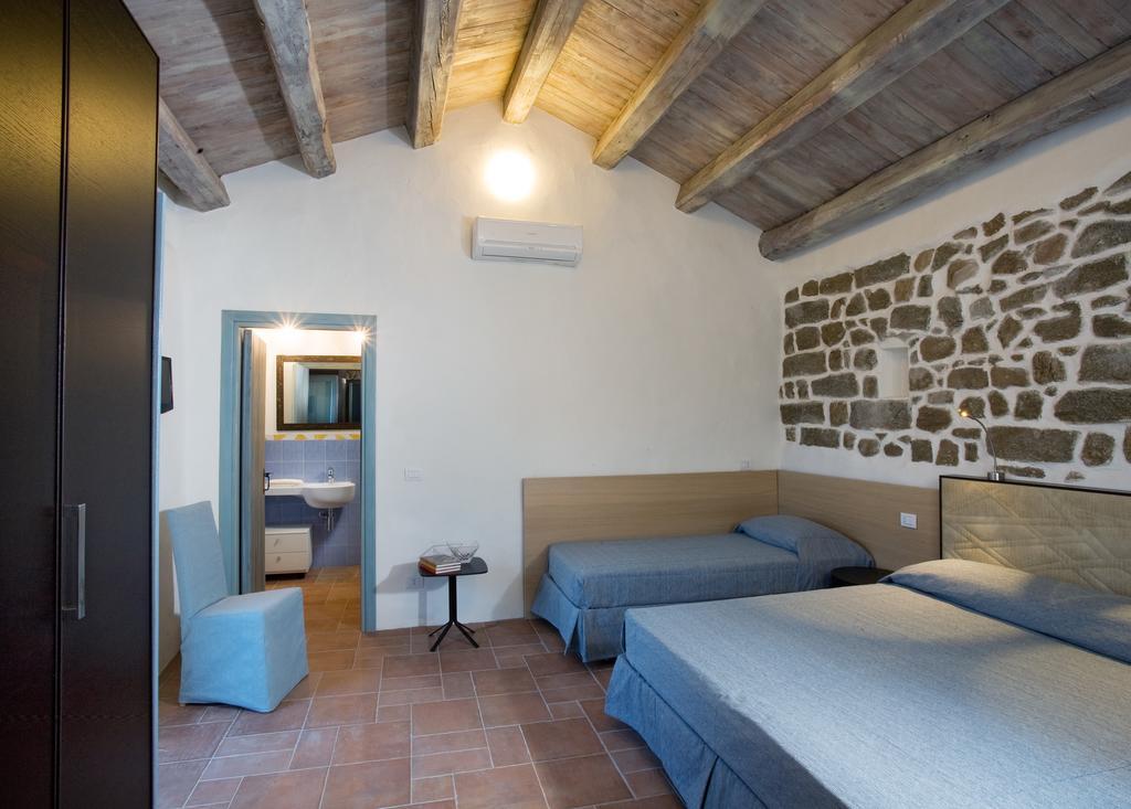 Maison d'hôtes Liscia Country Relais à Sant'Antonio di Gallura Extérieur photo