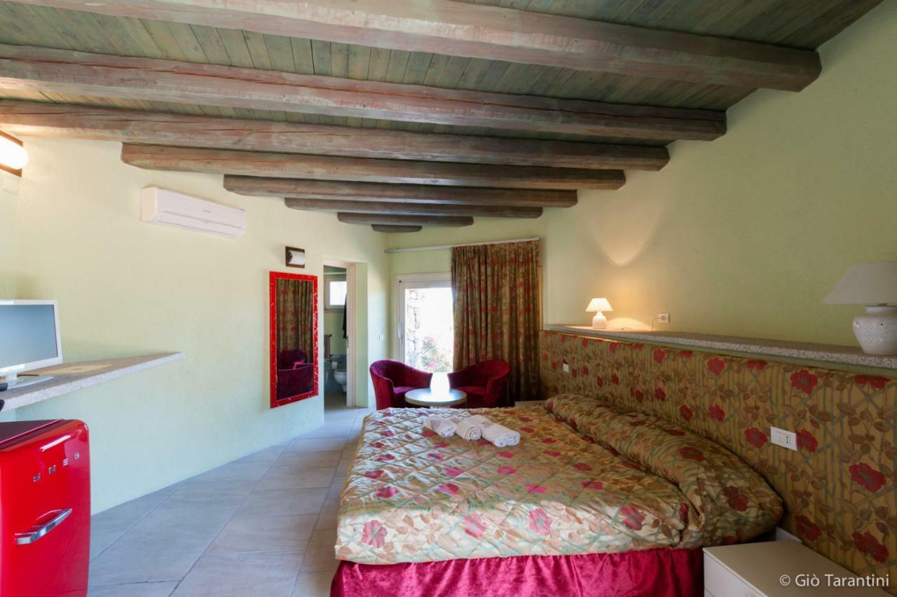 Maison d'hôtes Liscia Country Relais à Sant'Antonio di Gallura Extérieur photo