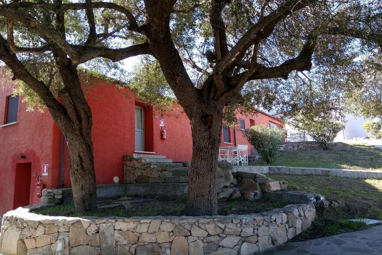 Maison d'hôtes Liscia Country Relais à Sant'Antonio di Gallura Extérieur photo